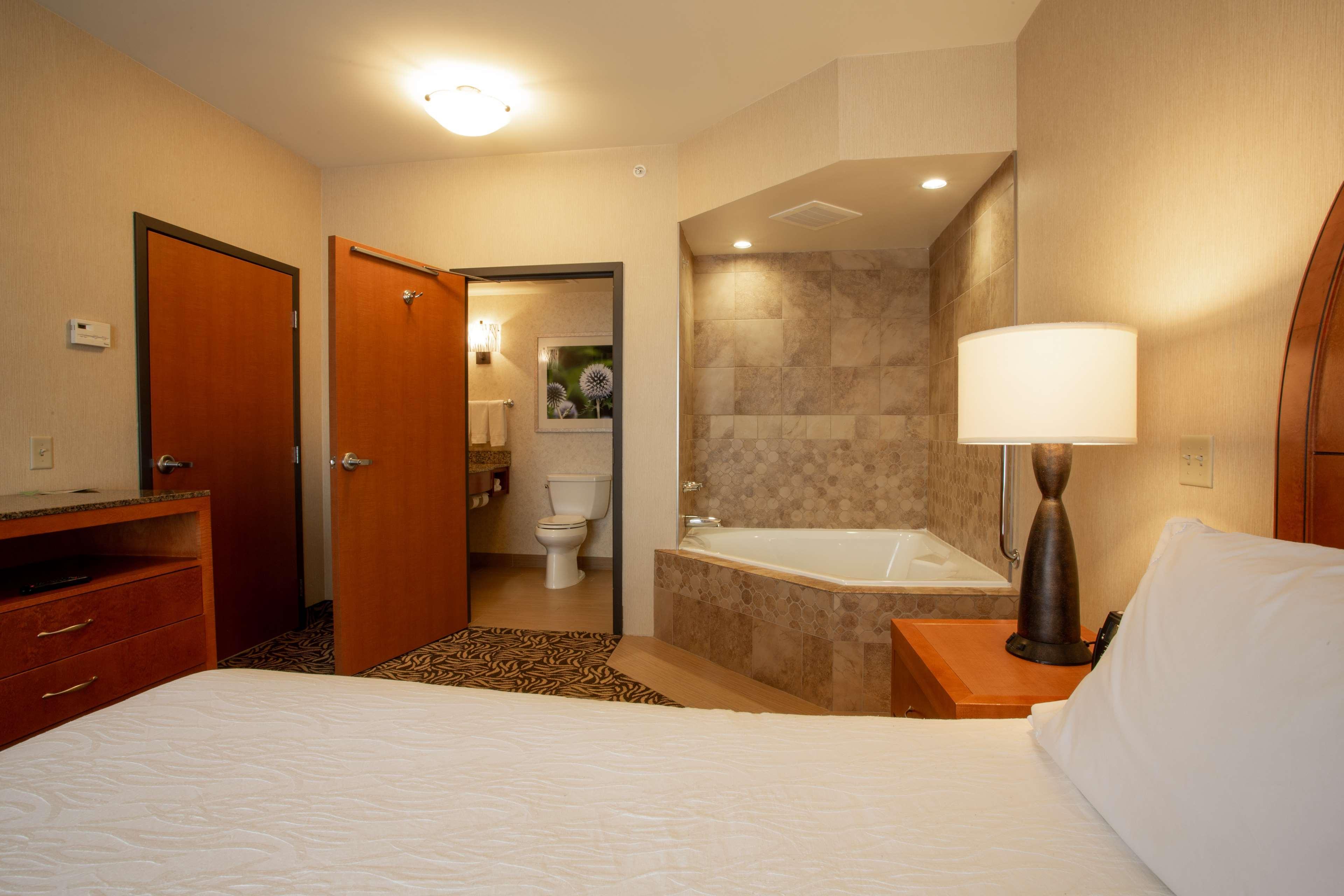 Hilton Garden Inn Cedar Falls Conference Center Εξωτερικό φωτογραφία