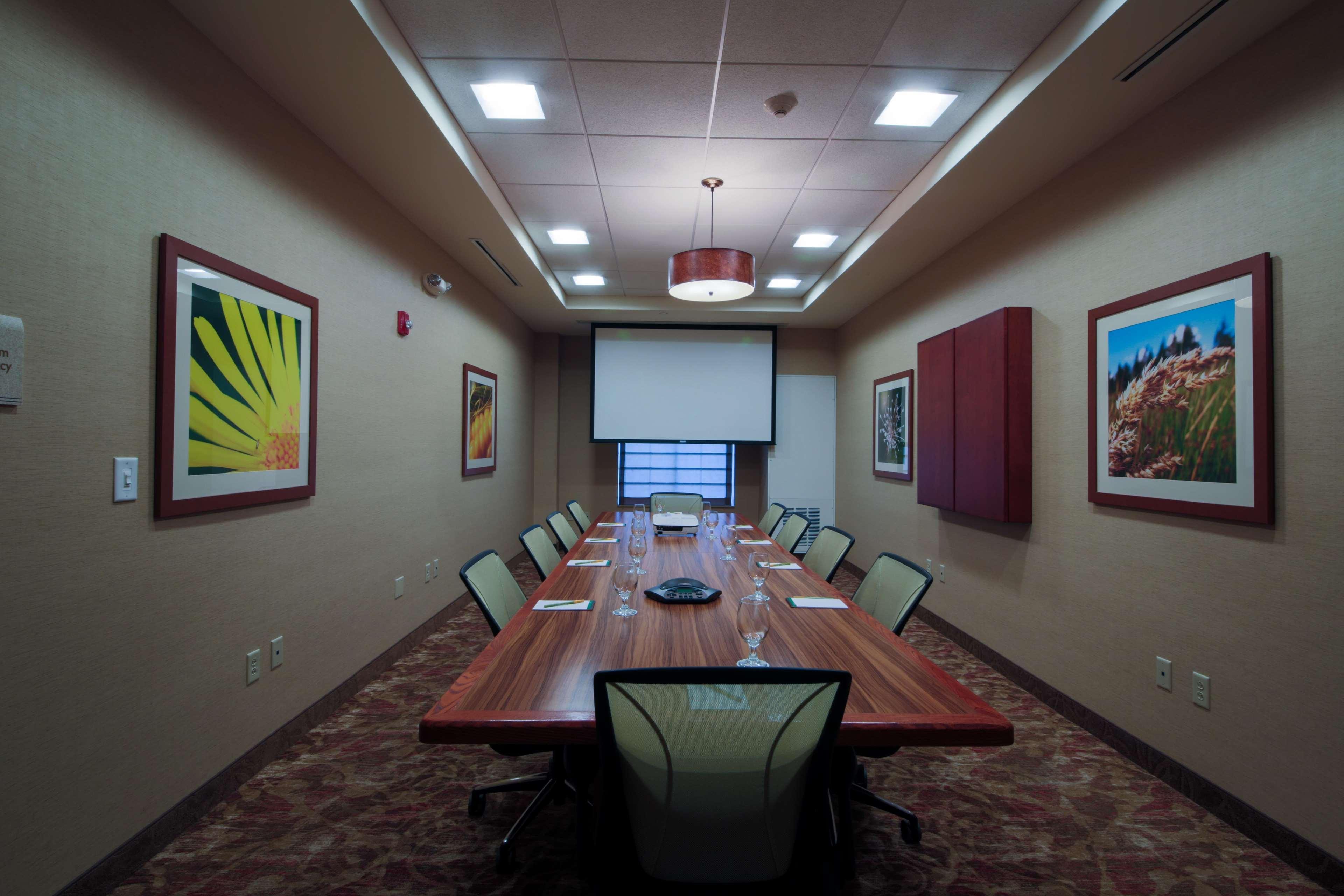 Hilton Garden Inn Cedar Falls Conference Center Εξωτερικό φωτογραφία