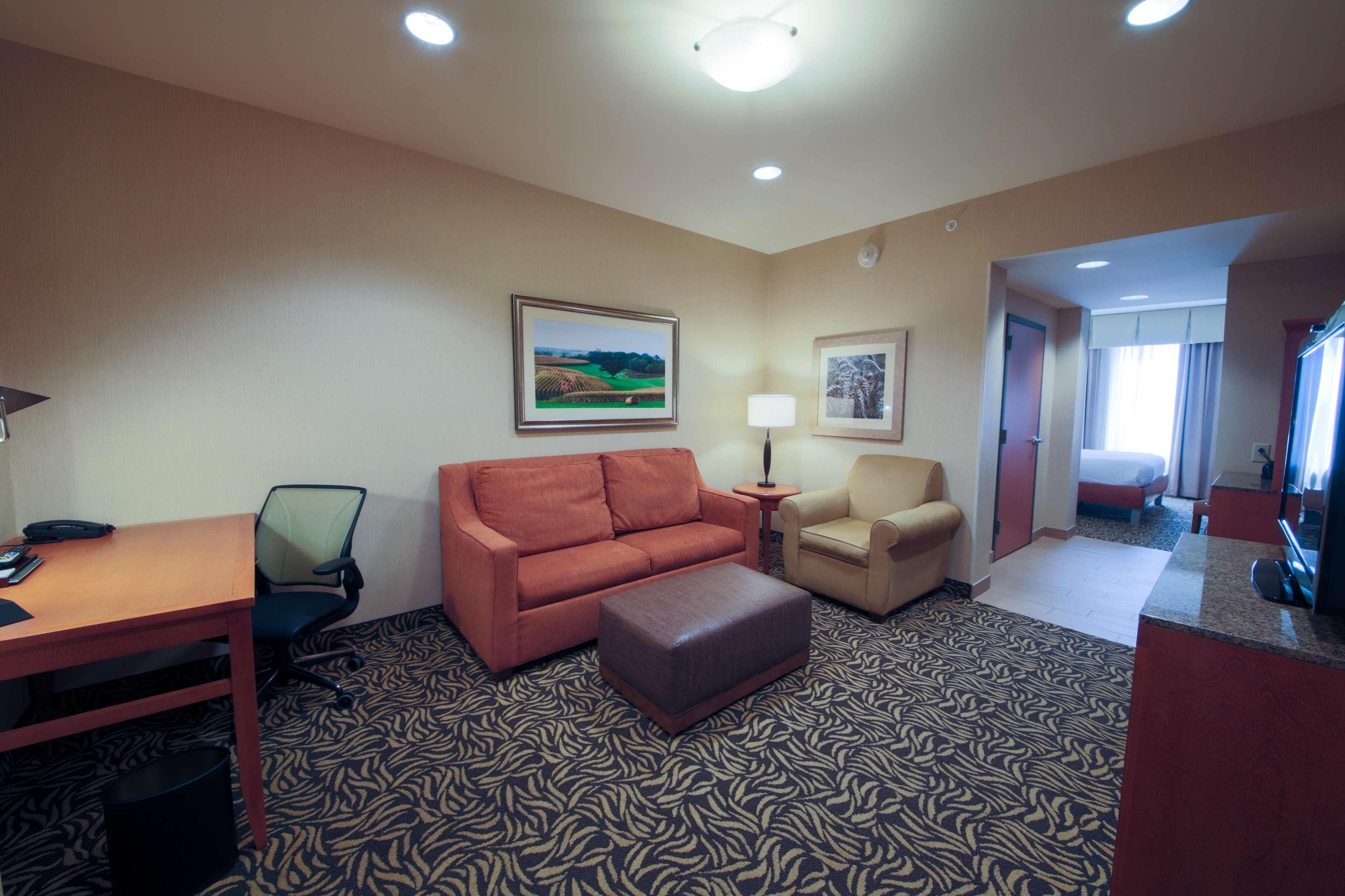 Hilton Garden Inn Cedar Falls Conference Center Εξωτερικό φωτογραφία