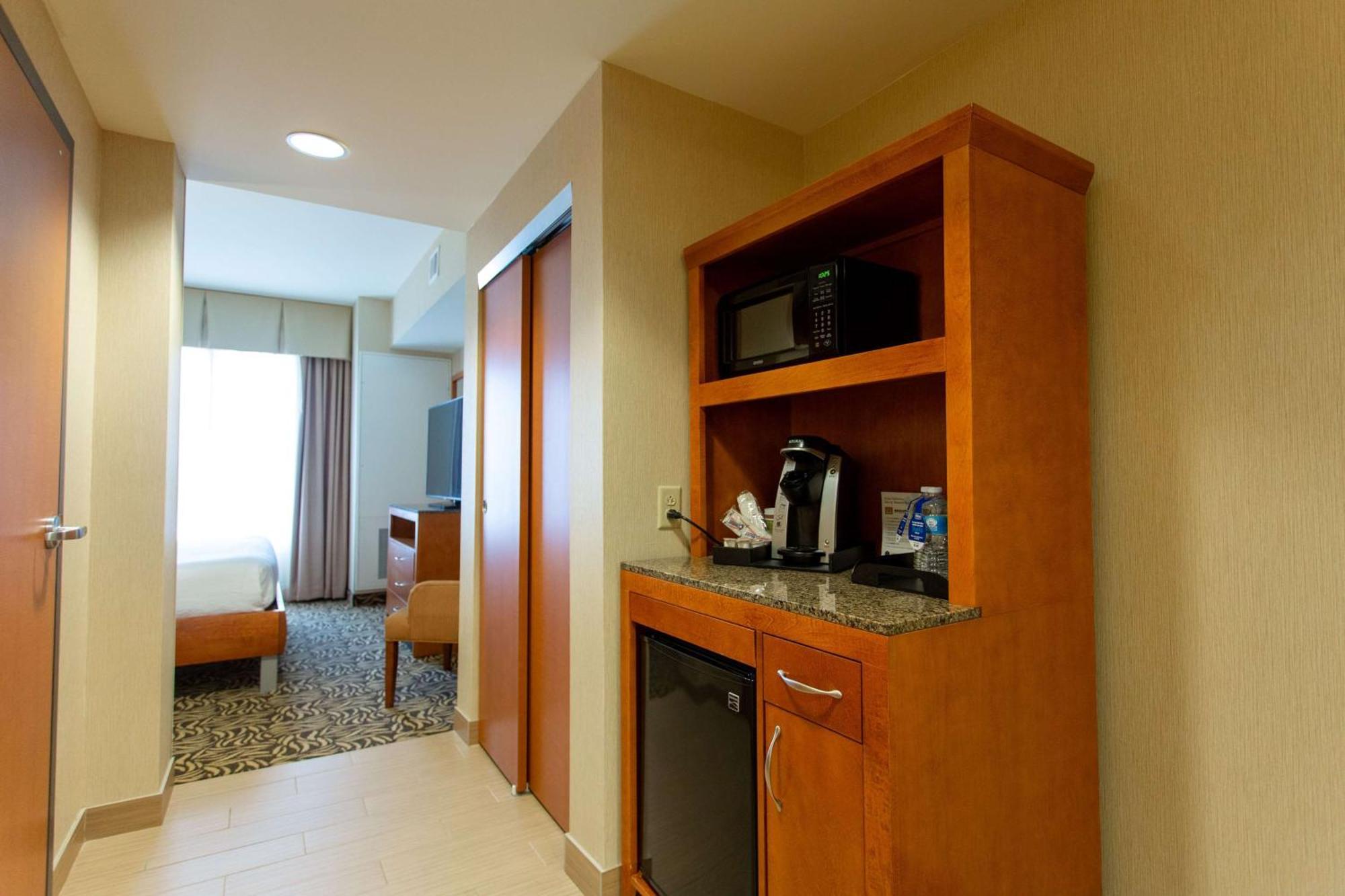 Hilton Garden Inn Cedar Falls Conference Center Εξωτερικό φωτογραφία