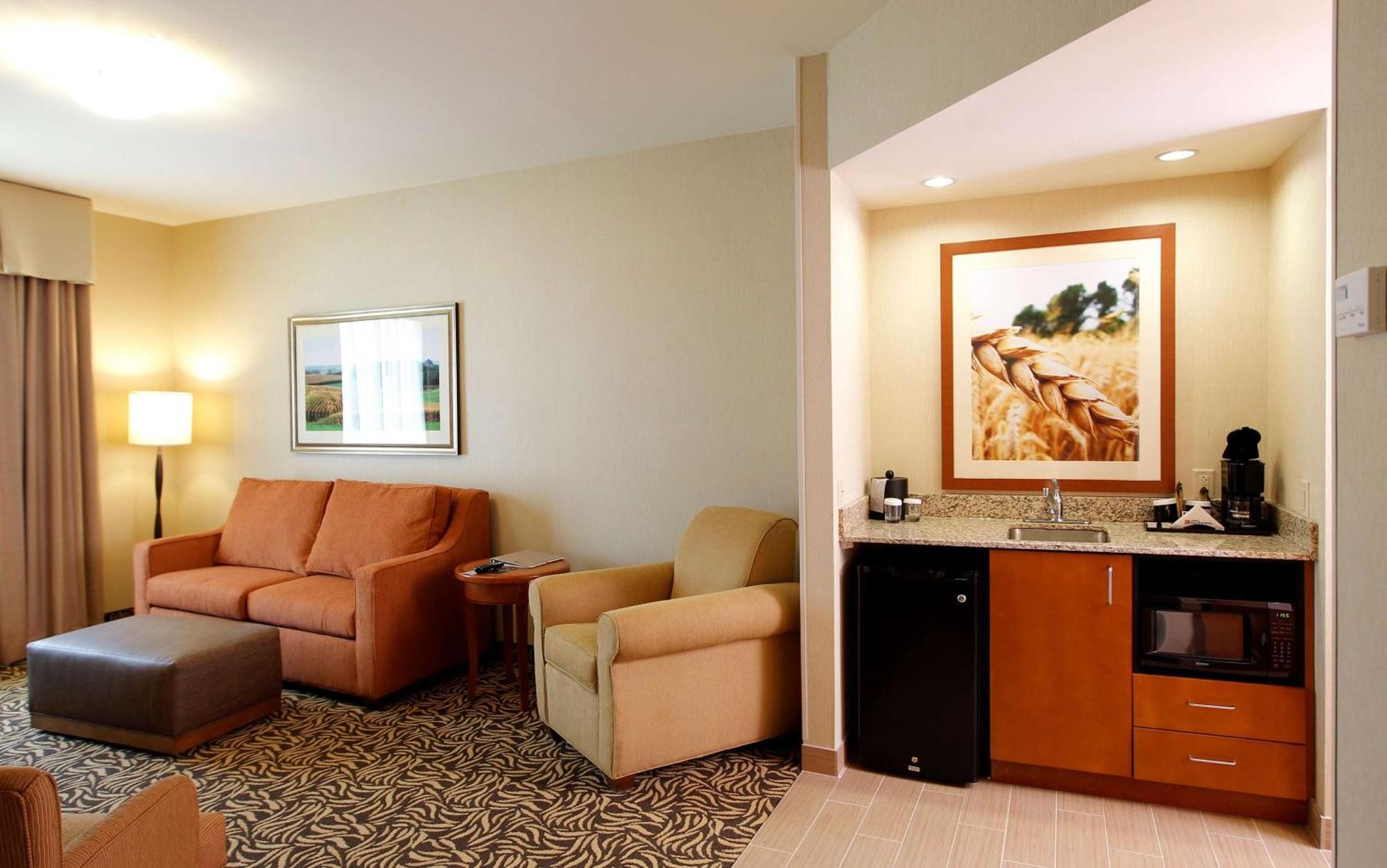 Hilton Garden Inn Cedar Falls Conference Center Εξωτερικό φωτογραφία