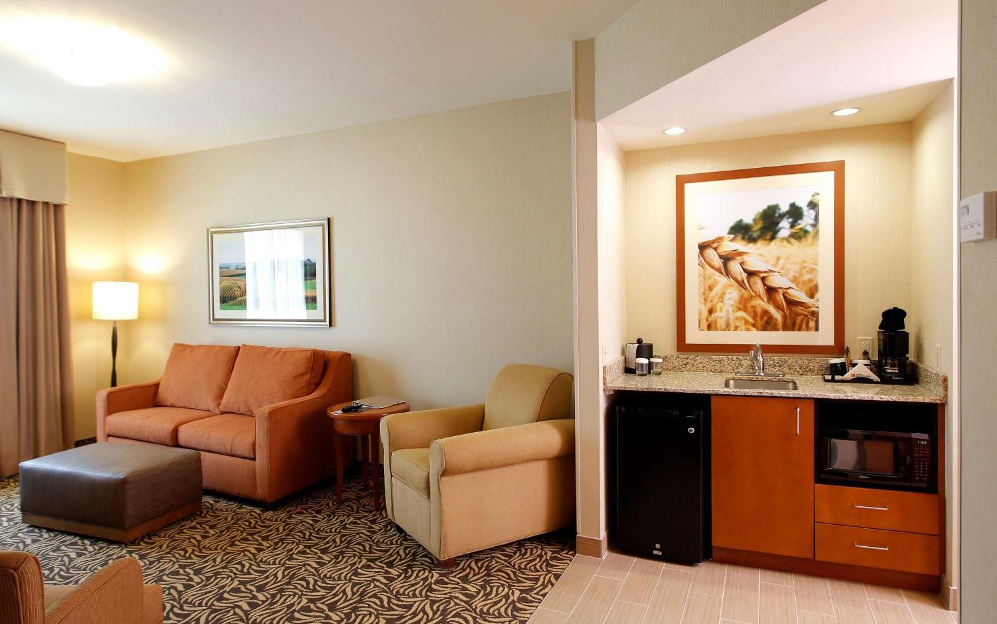 Hilton Garden Inn Cedar Falls Conference Center Εξωτερικό φωτογραφία