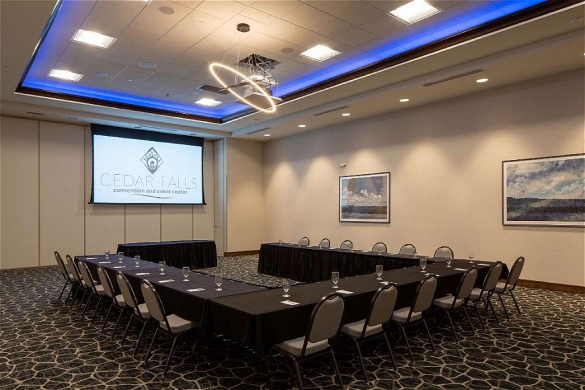 Hilton Garden Inn Cedar Falls Conference Center Εξωτερικό φωτογραφία