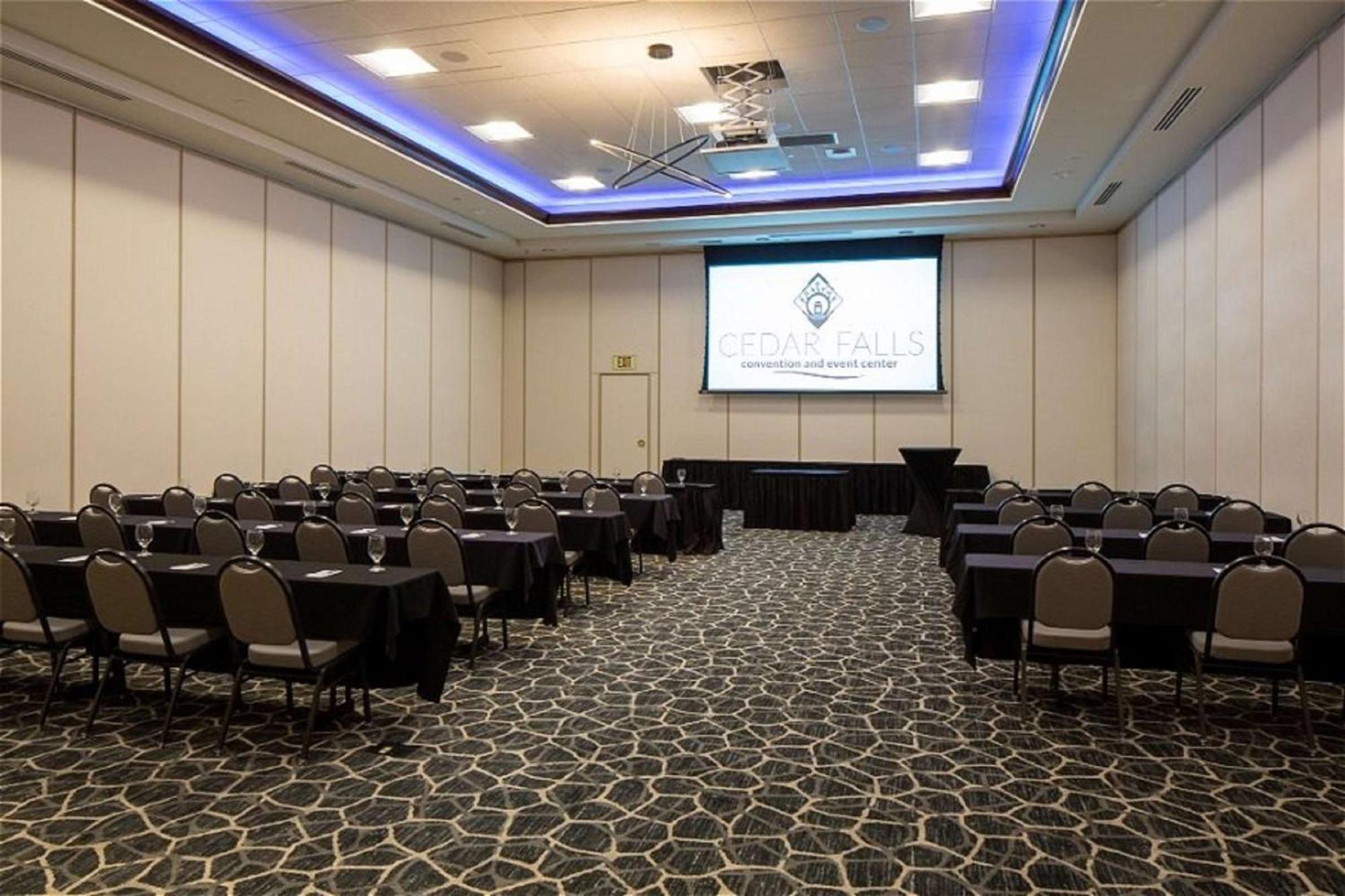 Hilton Garden Inn Cedar Falls Conference Center Εξωτερικό φωτογραφία
