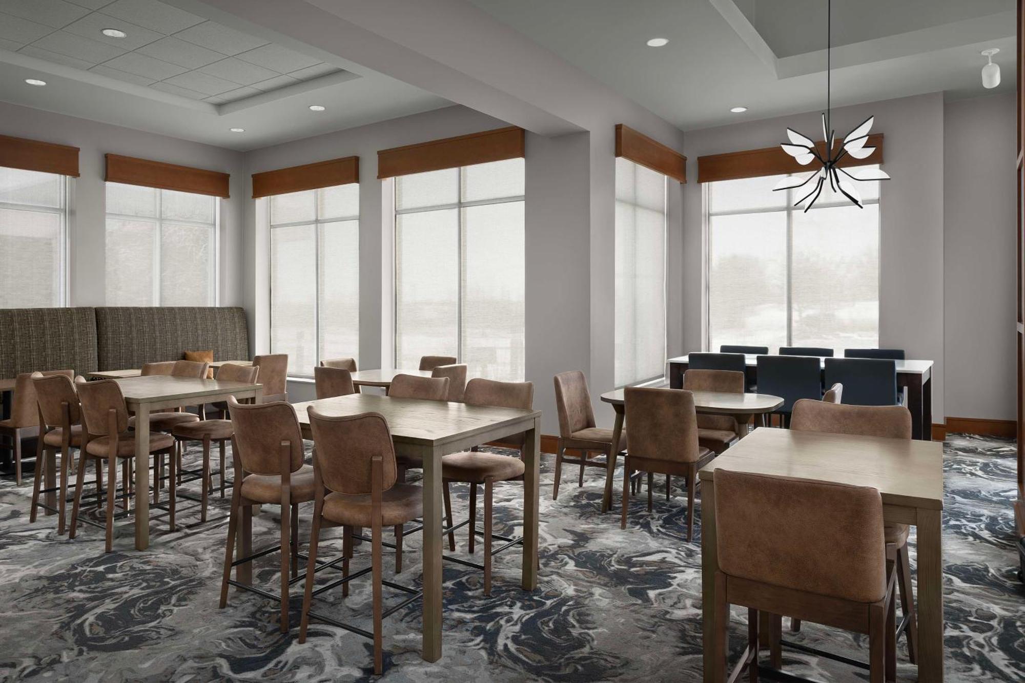 Hilton Garden Inn Cedar Falls Conference Center Εξωτερικό φωτογραφία