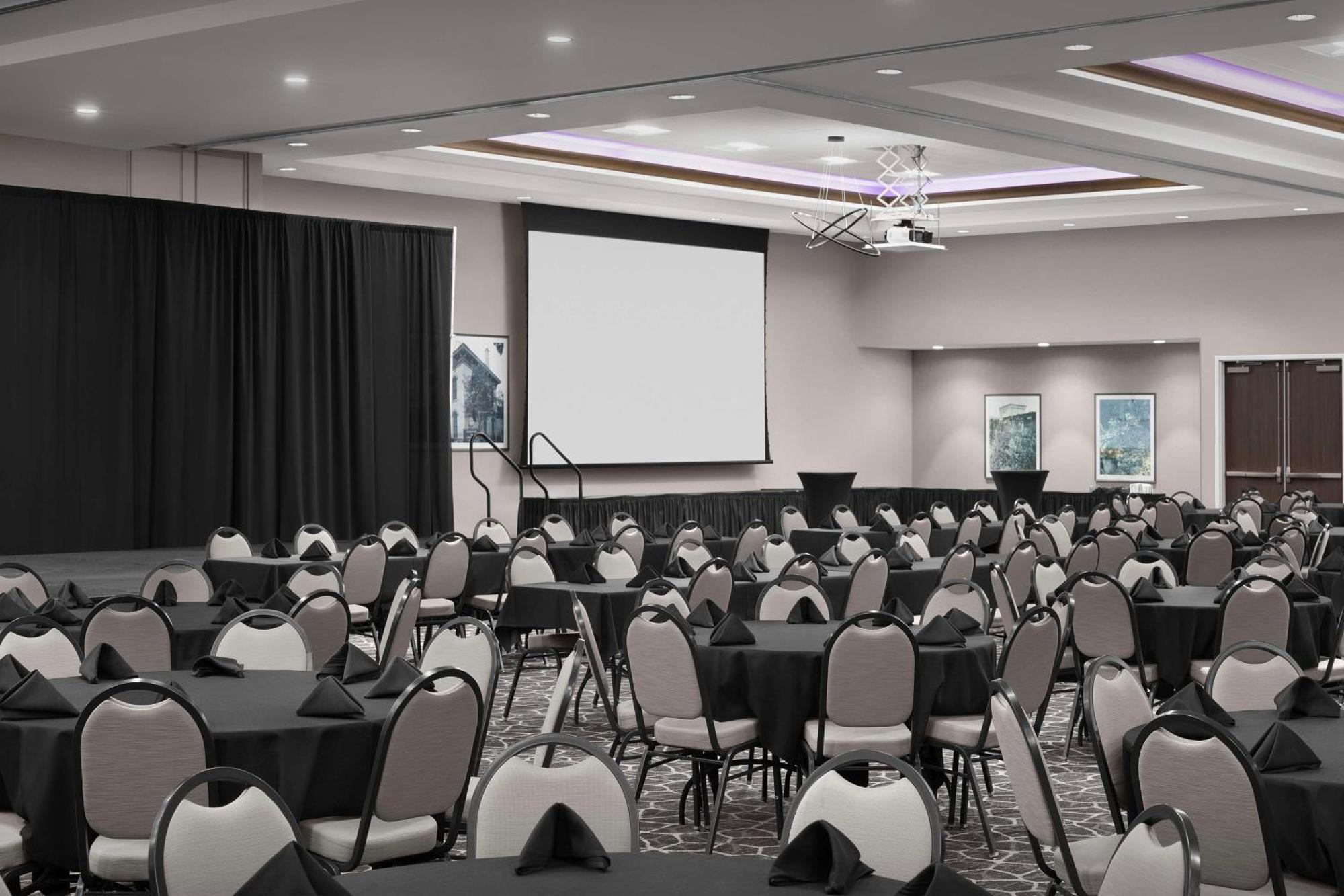 Hilton Garden Inn Cedar Falls Conference Center Εξωτερικό φωτογραφία